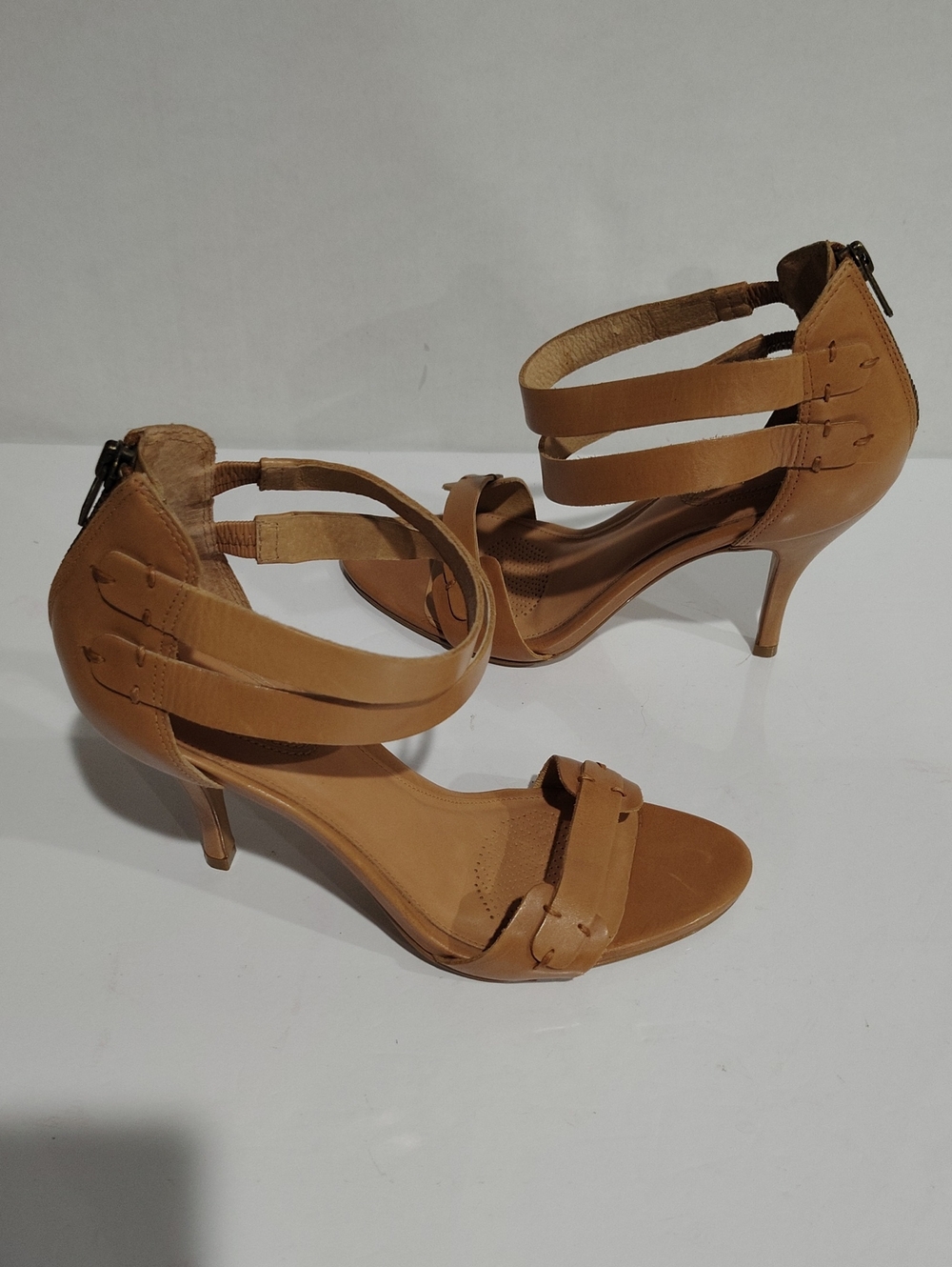Corso Como Women's Beige Leather Strappy Heel Sandal Size 10